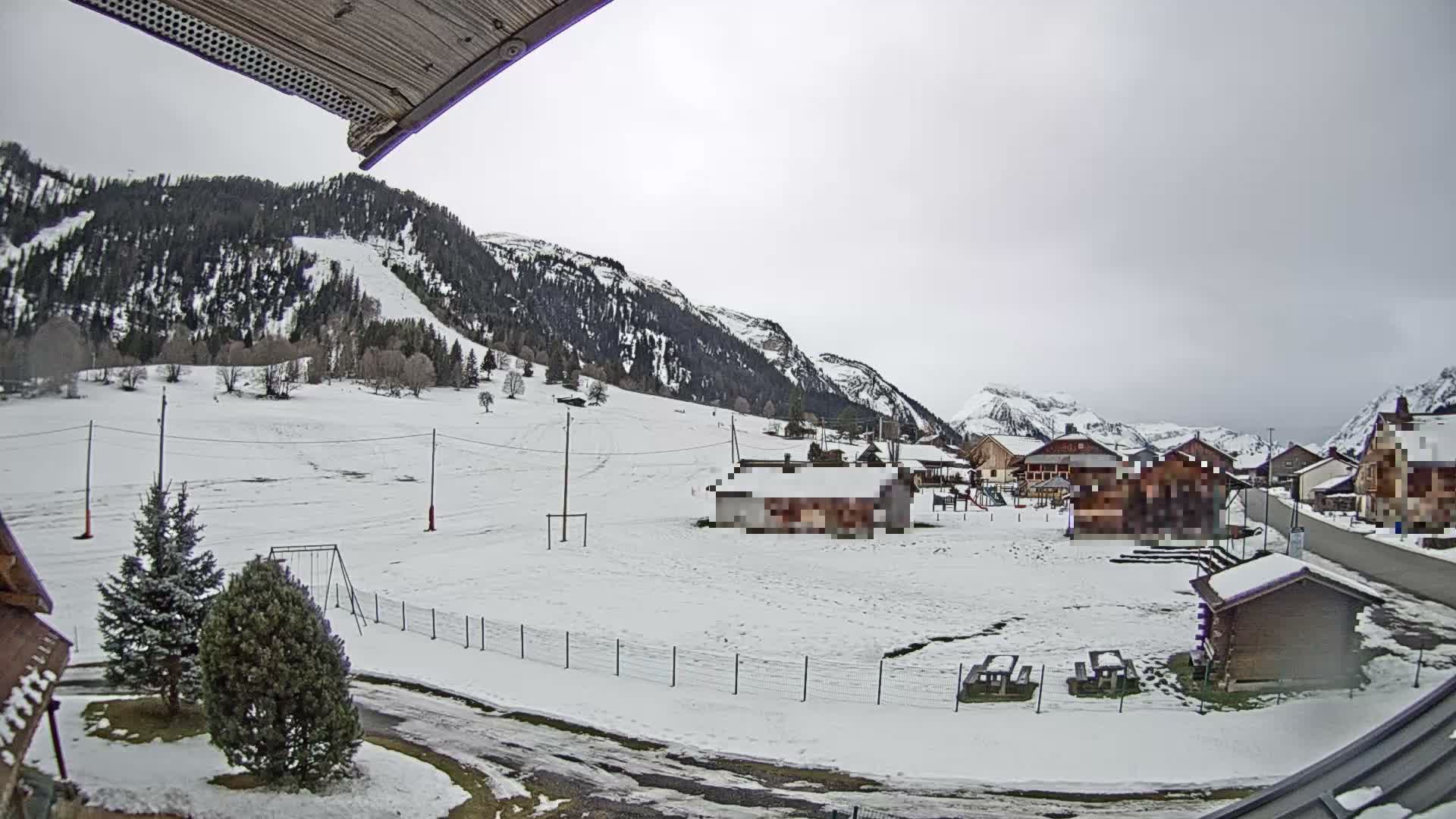 Col de Romme Village Live Cam - Bonneville, Haute-Savoie, Auvergne-Rhone-Alpes, France