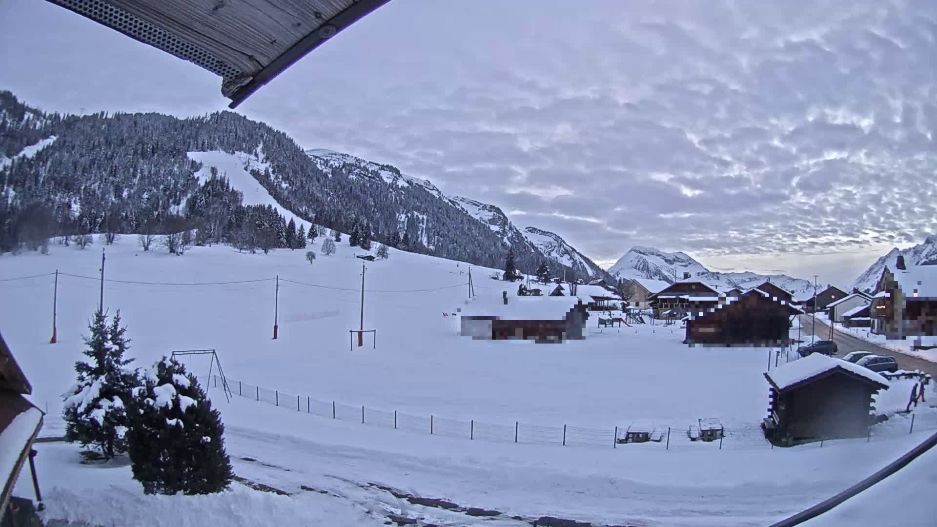 Col de Romme Village Live Cam - Bonneville, Haute-Savoie, Auvergne-Rhone-Alpes, France
