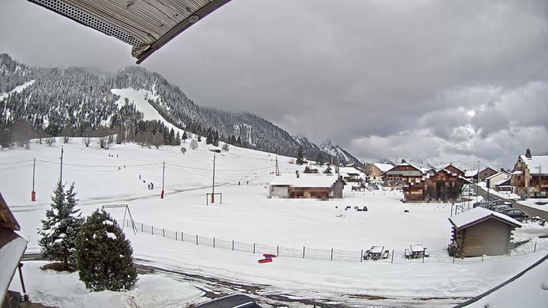 Col de Romme Village Live Cam - Bonneville, Haute-Savoie, Auvergne-Rhone-Alpes, France