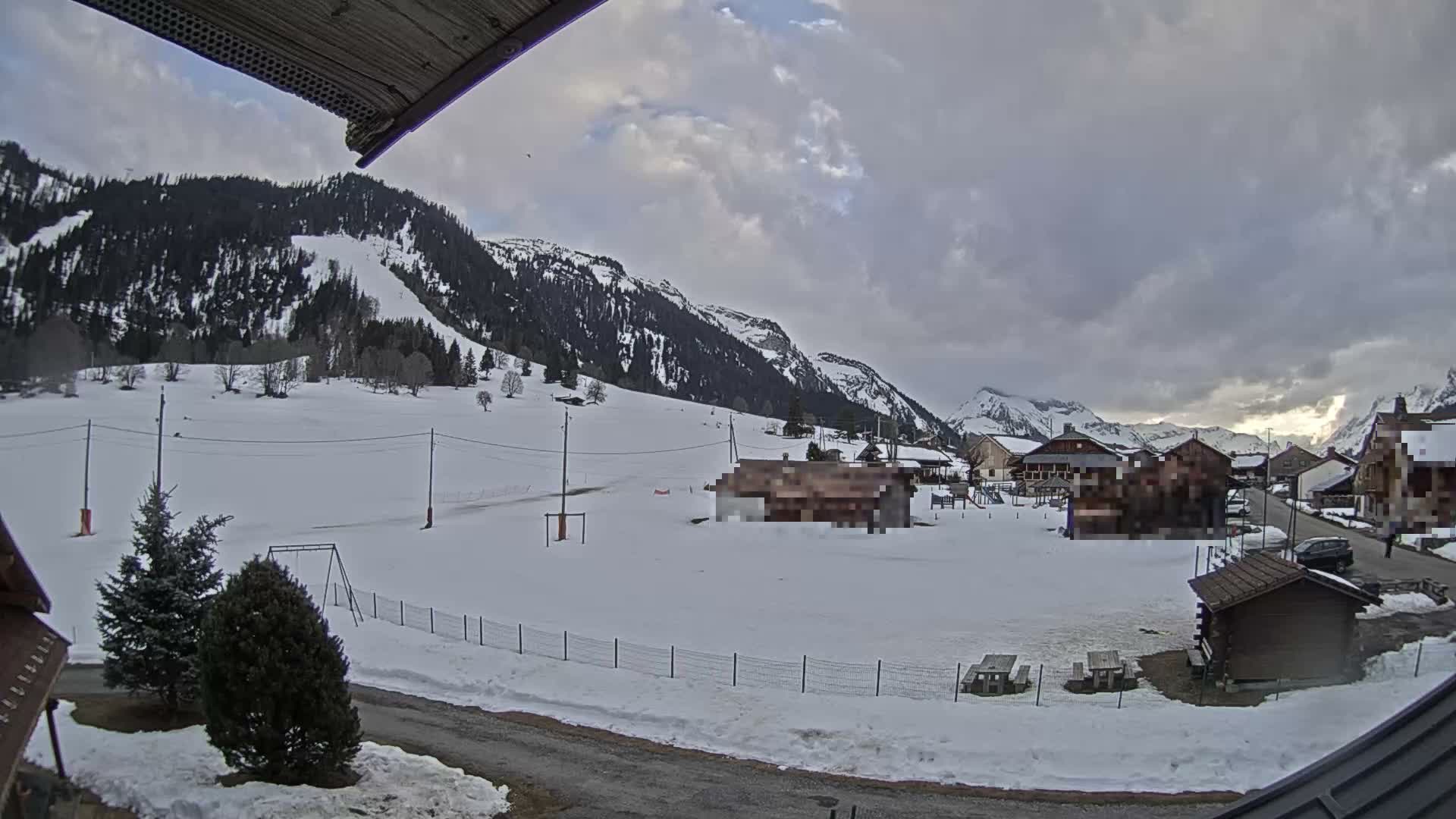 Col de Romme Village Live Cam - Bonneville, Haute-Savoie, Auvergne-Rhone-Alpes, France