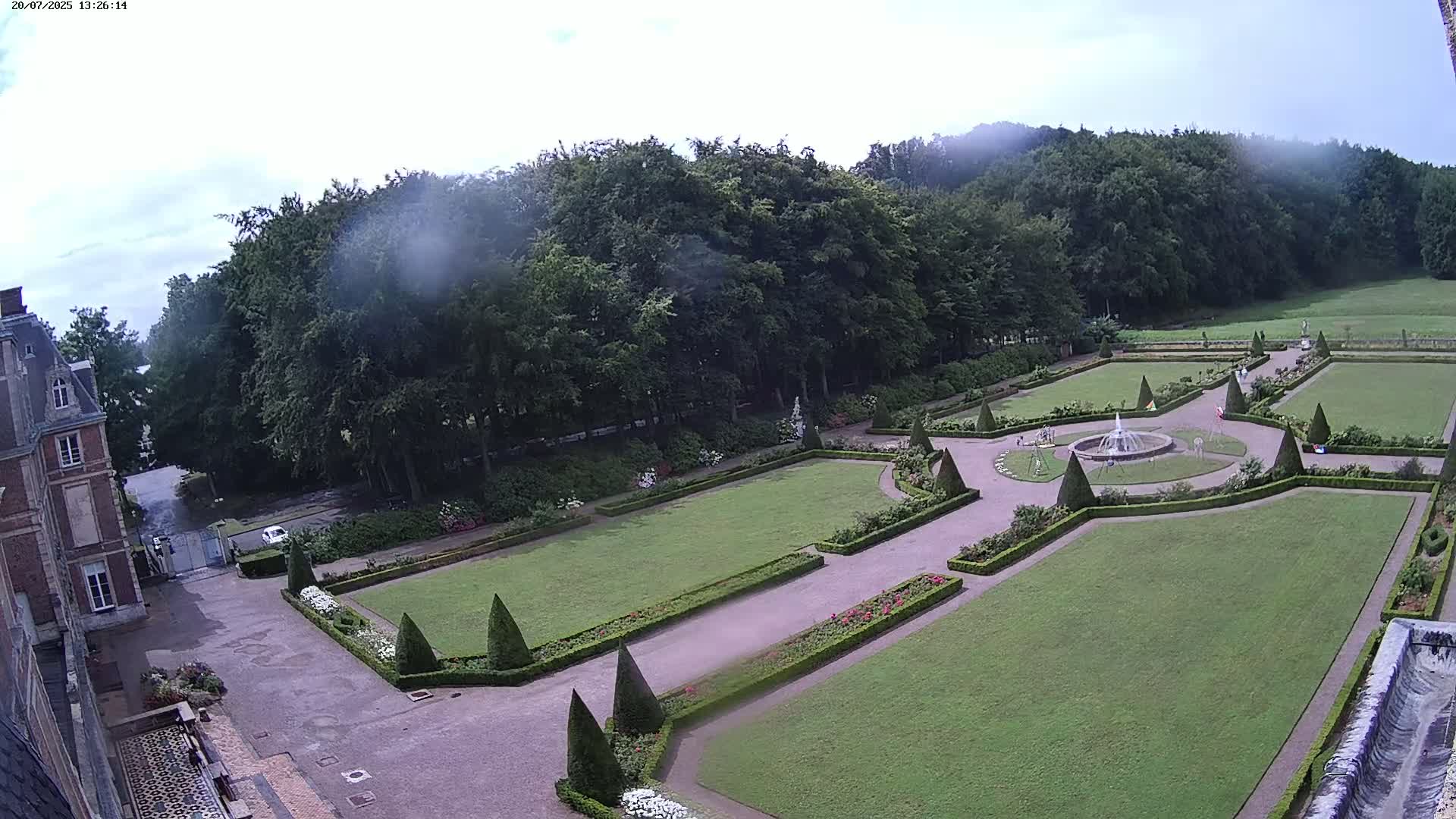 Saint-Omer- Jardin à la française (French Garden) Live Cam - Saint-Omer, Pas-de-Calais, Hauts-de-France, France