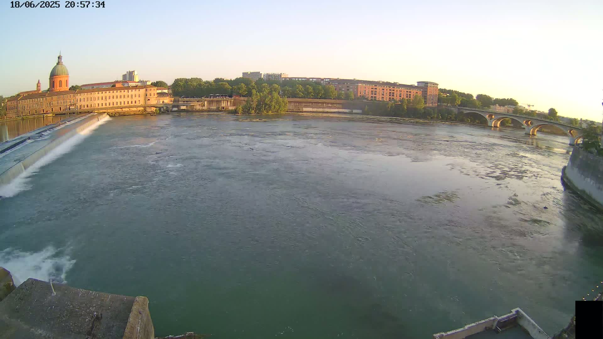 Toulouse City & Garonne River Live Cam - Toulouse, Haute-Garonne, Occitanie, France