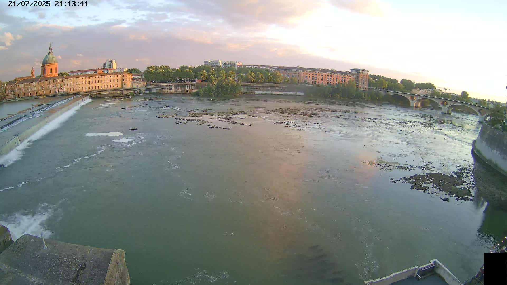 Toulouse City & Garonne River Live Cam - Toulouse, Haute-Garonne, Occitanie, France