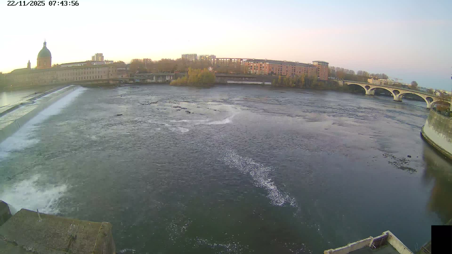 Toulouse City & Garonne River Live Cam - Toulouse, Haute-Garonne, Occitanie, France