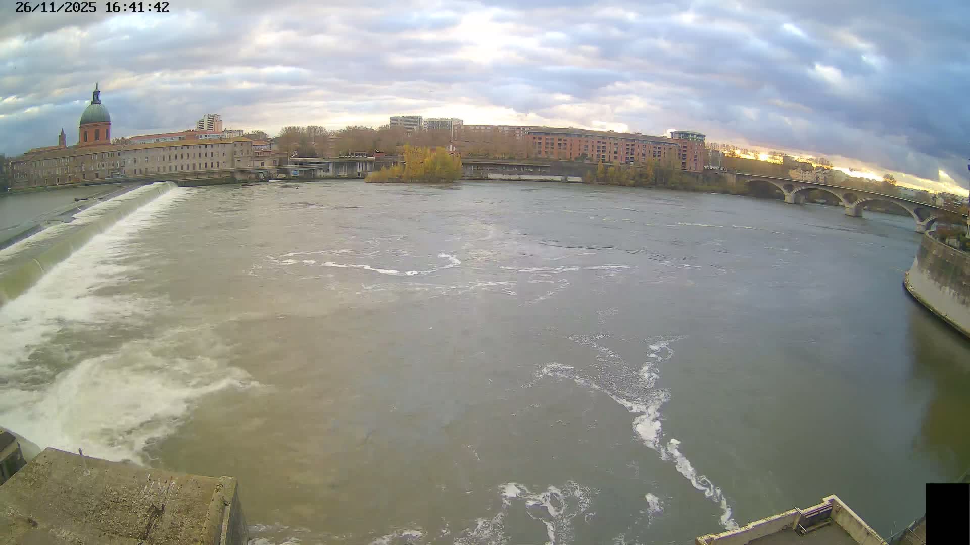 Toulouse City & Garonne River Live Cam - Toulouse, Haute-Garonne, Occitanie, France