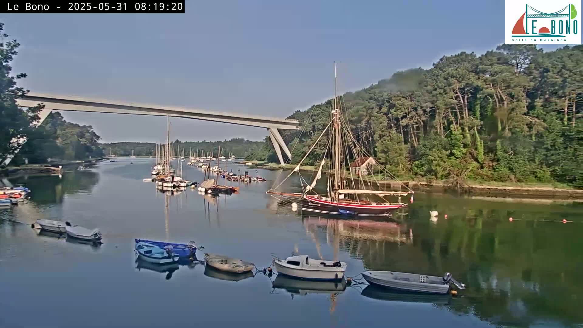 Riviere du Bono River & Le Bono Pont Joseph Le Brix (Pont Joseph Bridge) Live Cam - Vannes, Morbihan, Bretagne. France