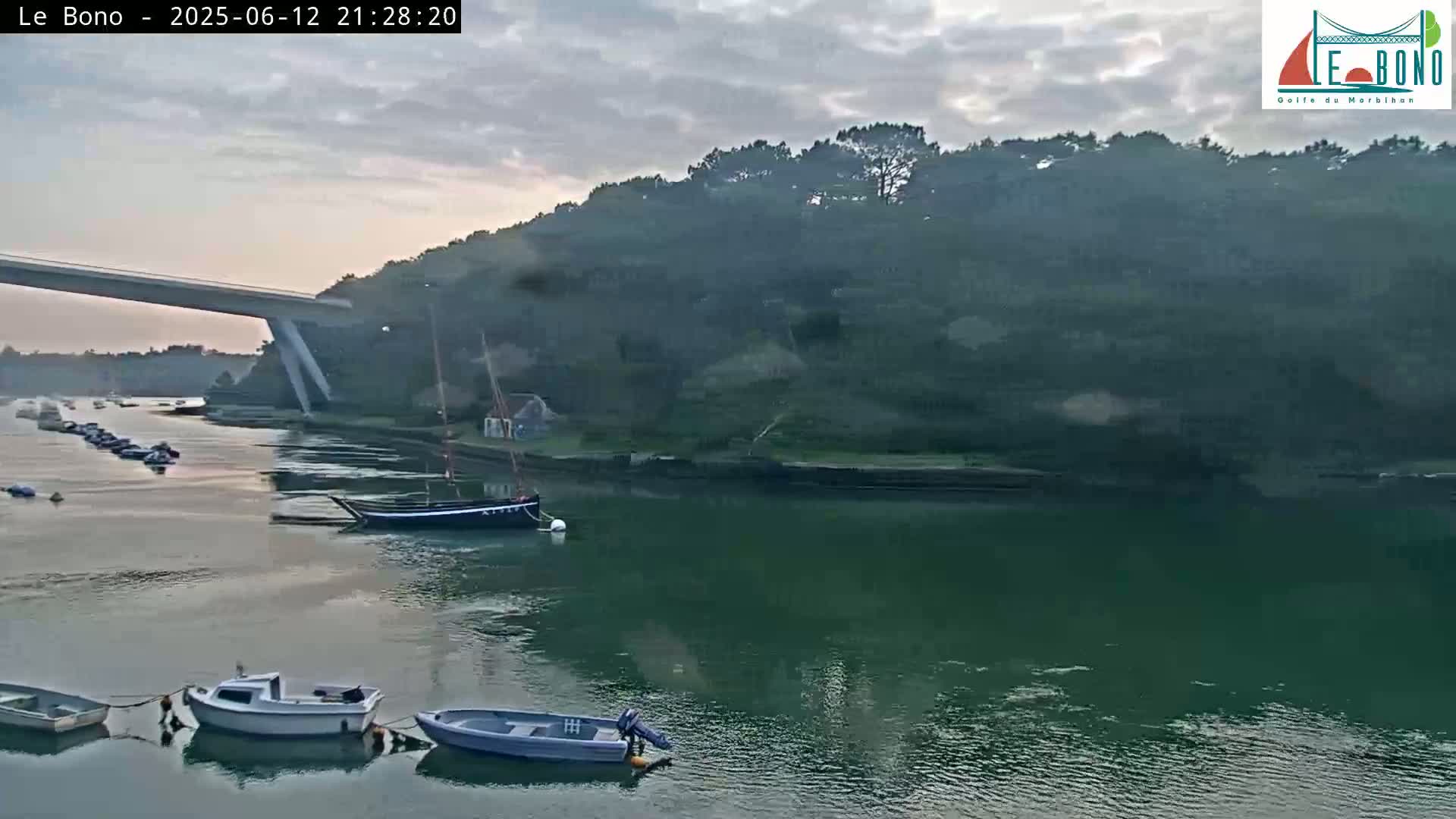 Riviere du Bono River & Le Bono Pont Joseph Le Brix (Pont Joseph Bridge) Live Cam - Vannes, Morbihan, Bretagne. France