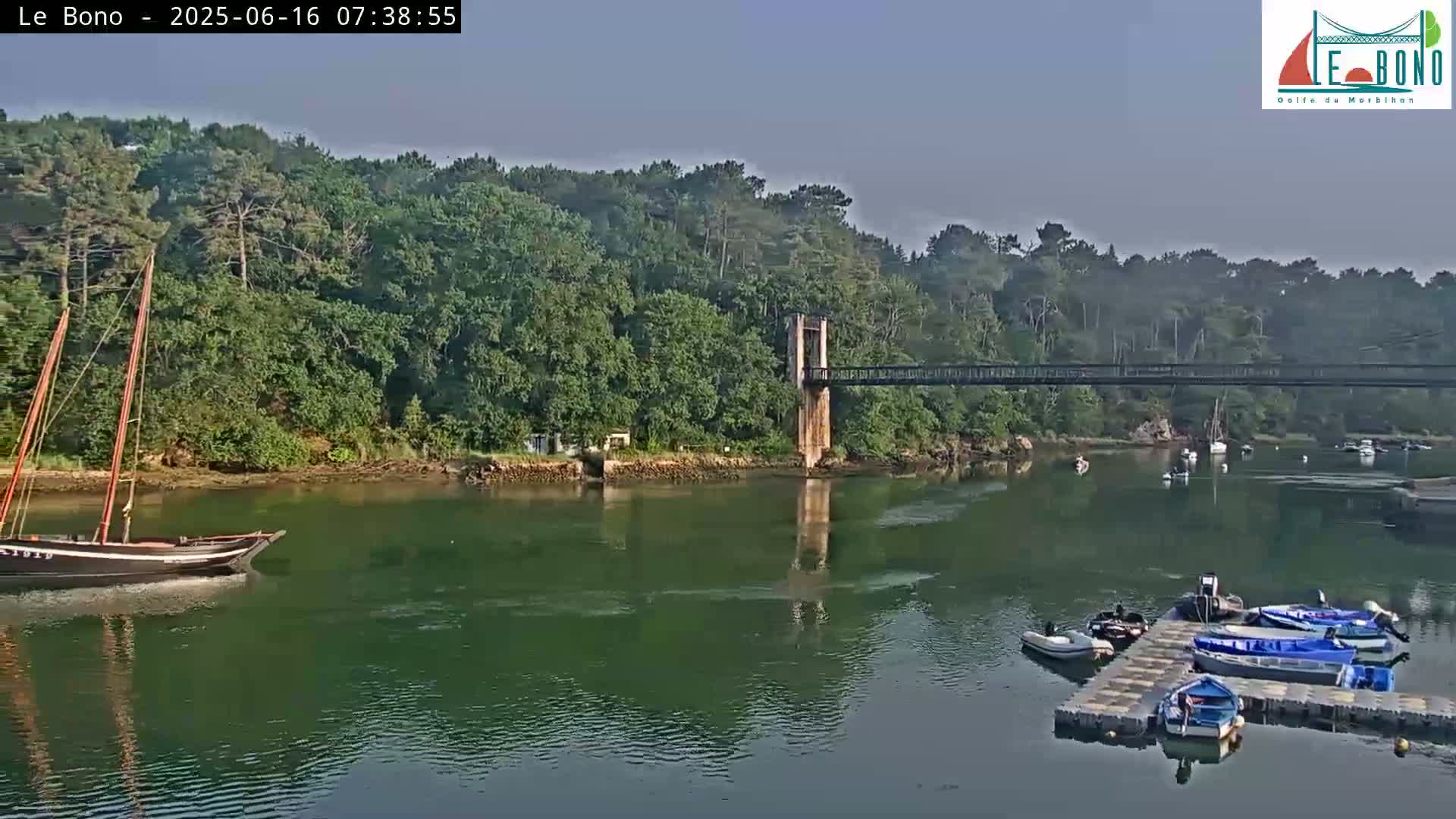 Riviere du Bono River & Le Bono Pont Joseph Le Brix (Pont Joseph Bridge) Live Cam - Vannes, Morbihan, Bretagne. France