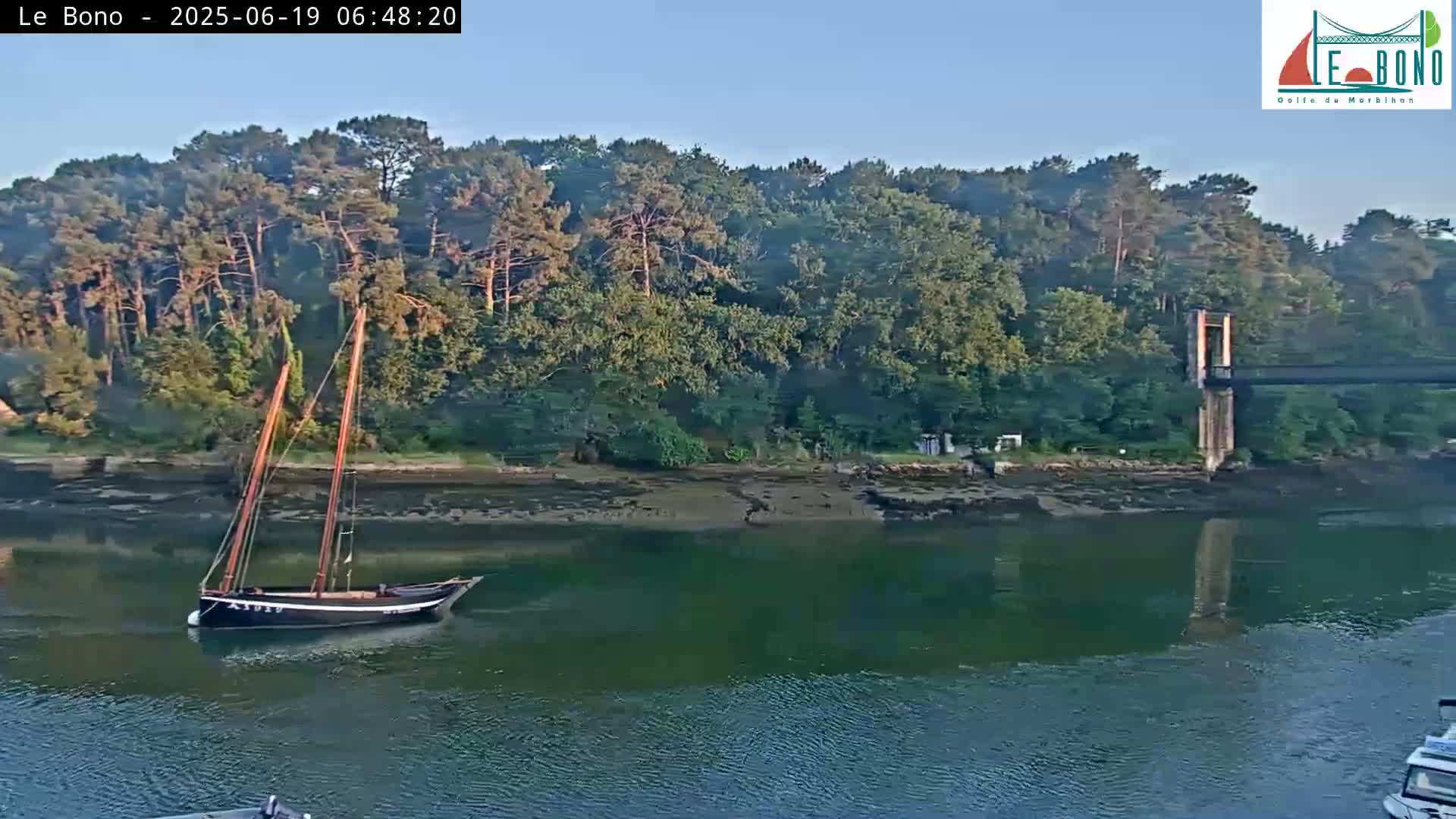 Riviere du Bono River & Le Bono Pont Joseph Le Brix (Pont Joseph Bridge) Live Cam - Vannes, Morbihan, Bretagne. France