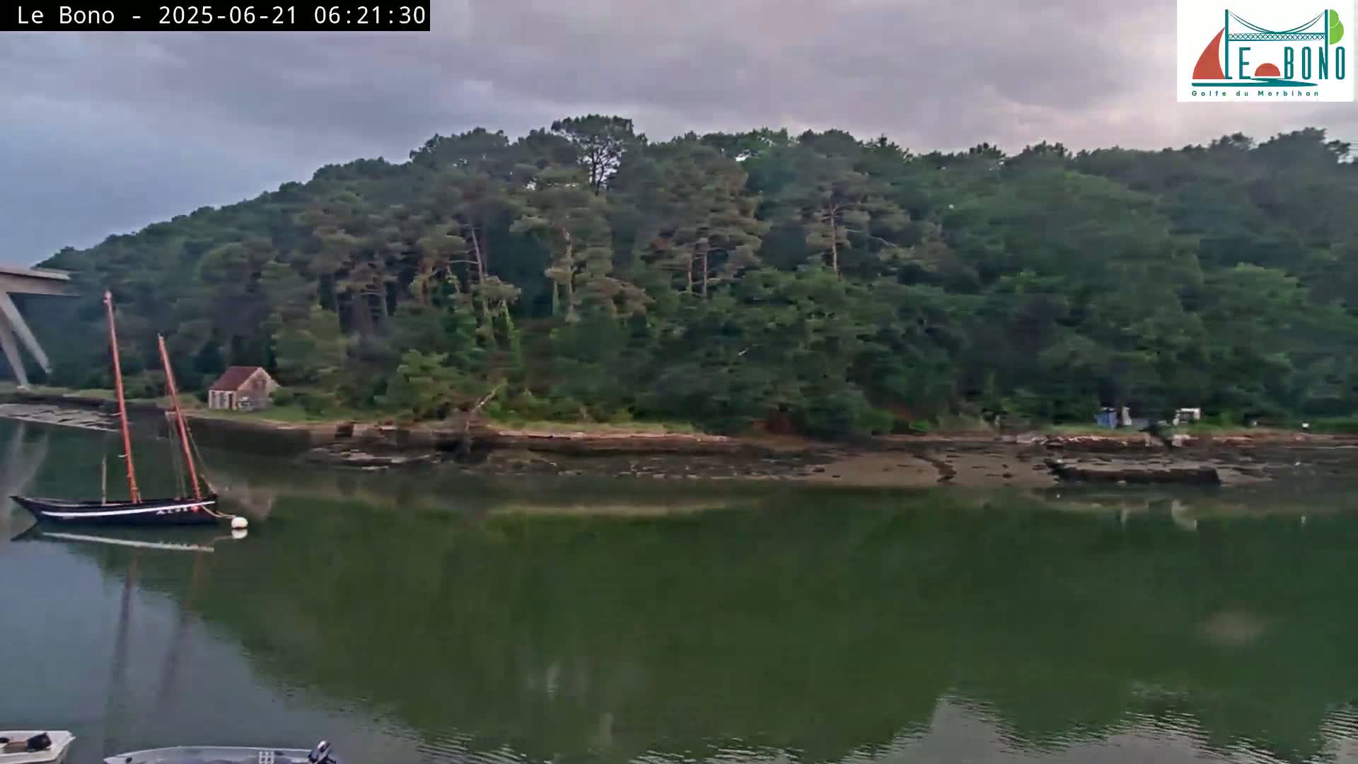 Riviere du Bono River & Le Bono Pont Joseph Le Brix (Pont Joseph Bridge) Live Cam - Vannes, Morbihan, Bretagne. France