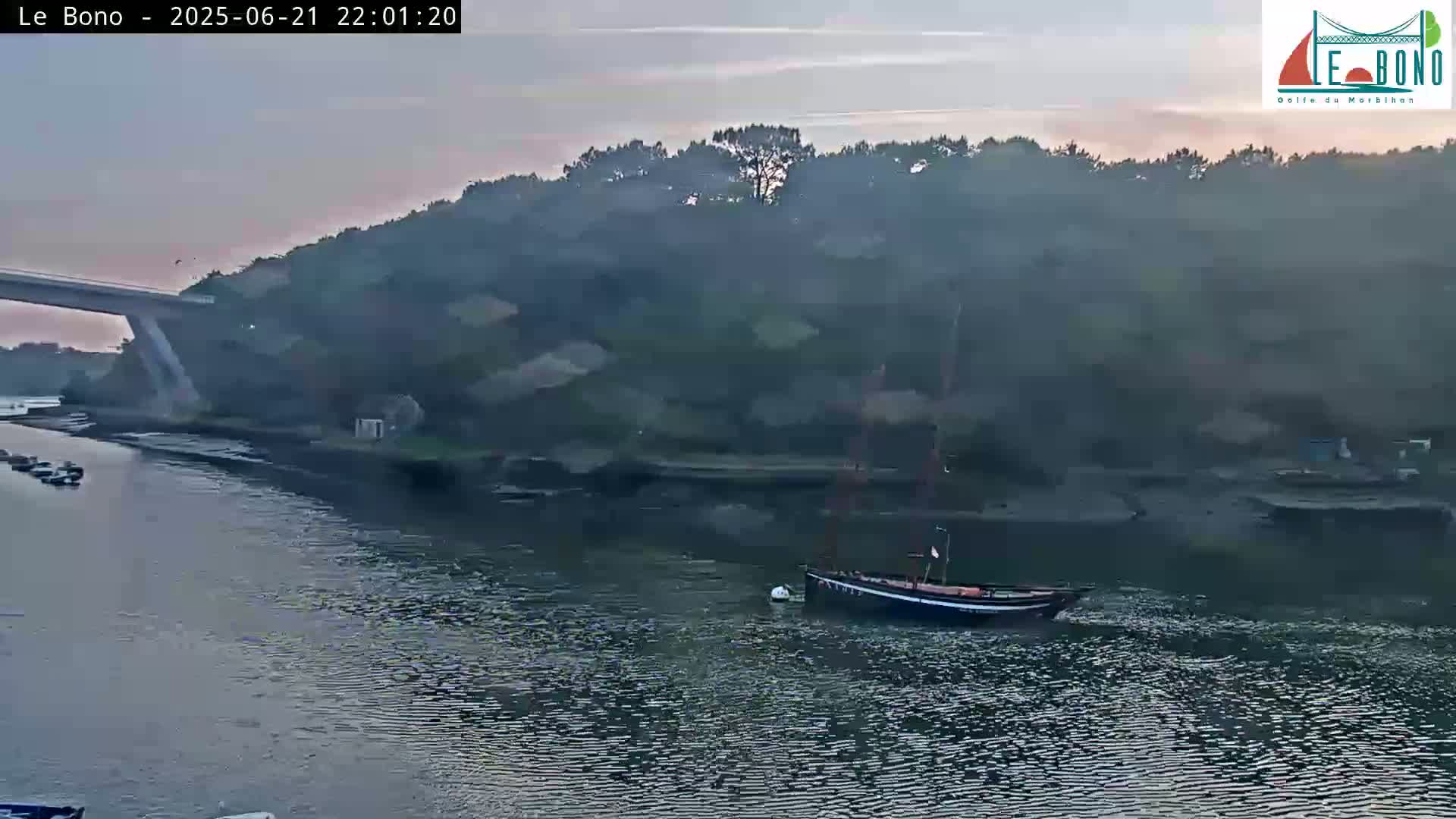 Riviere du Bono River & Le Bono Pont Joseph Le Brix (Pont Joseph Bridge) Live Cam - Vannes, Morbihan, Bretagne. France