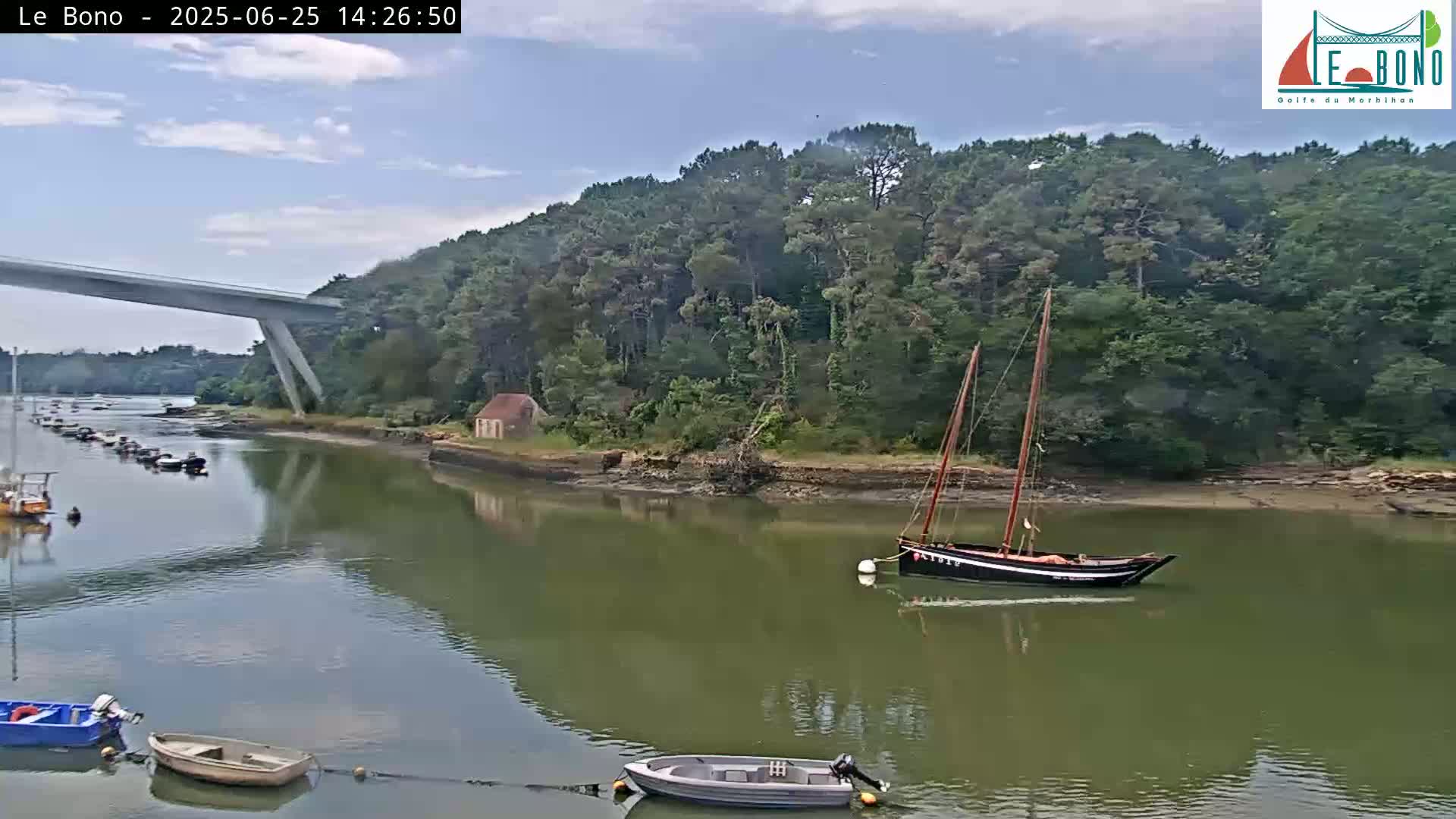 Riviere du Bono River & Le Bono Pont Joseph Le Brix (Pont Joseph Bridge) Live Cam - Vannes, Morbihan, Bretagne. France