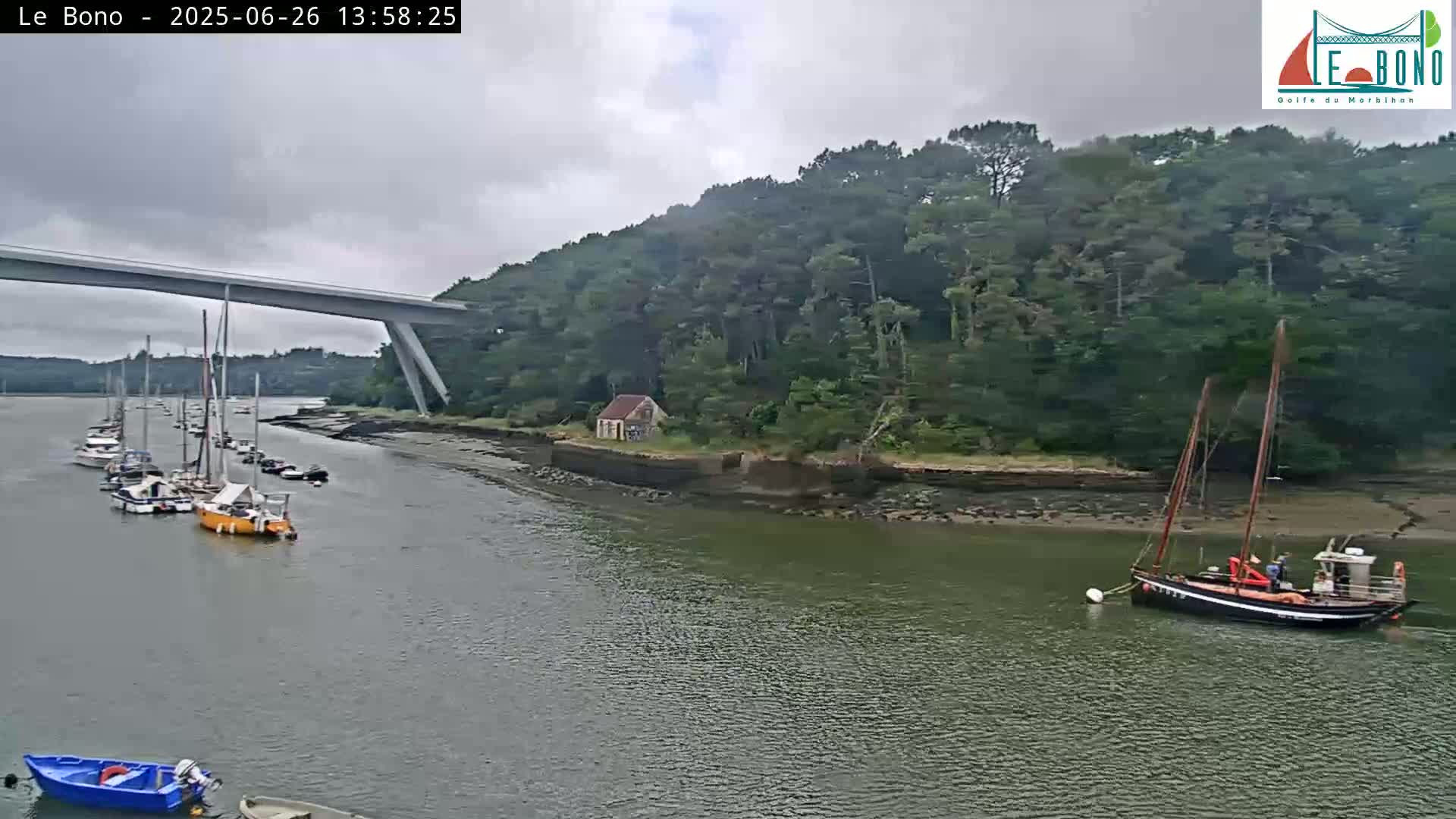 Riviere du Bono River & Le Bono Pont Joseph Le Brix (Pont Joseph Bridge) Live Cam - Vannes, Morbihan, Bretagne. France