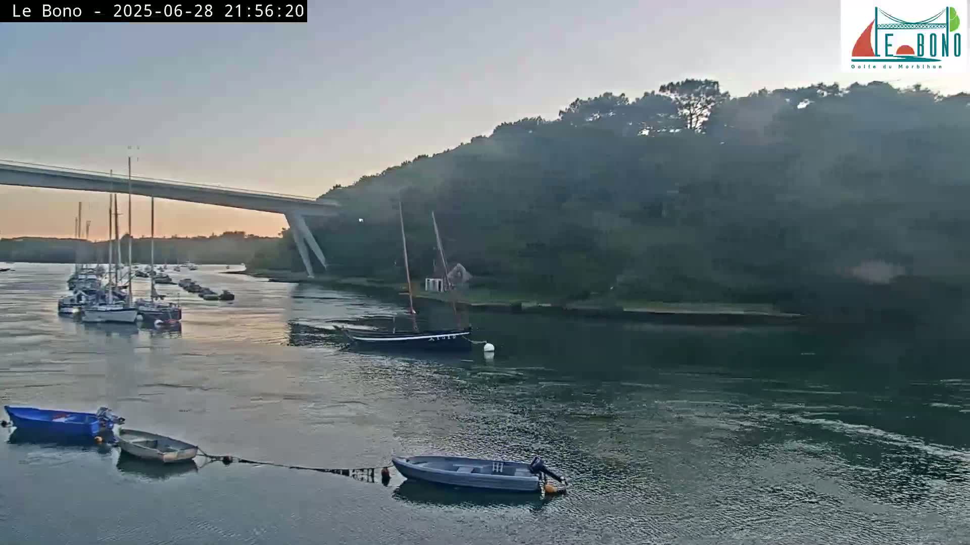 Riviere du Bono River & Le Bono Pont Joseph Le Brix (Pont Joseph Bridge) Live Cam - Vannes, Morbihan, Bretagne. France