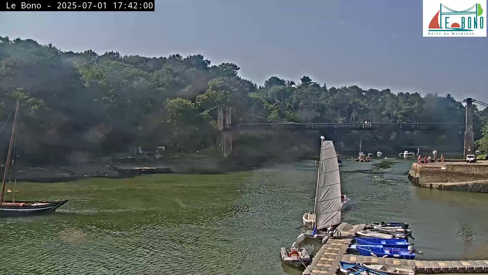 Riviere du Bono River & Le Bono Pont Joseph Le Brix (Pont Joseph Bridge) Live Cam - Vannes, Morbihan, Bretagne. France