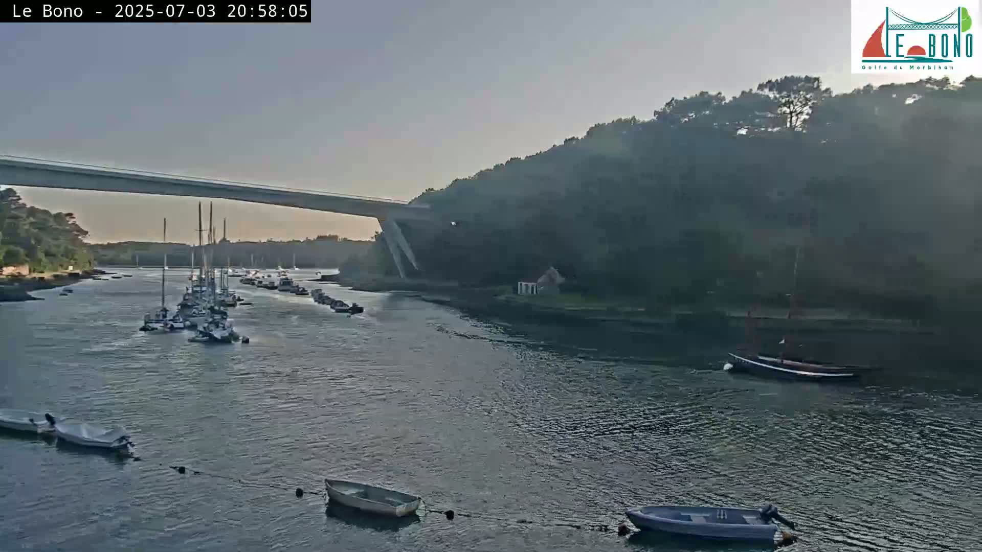 Riviere du Bono River & Le Bono Pont Joseph Le Brix (Pont Joseph Bridge) Live Cam - Vannes, Morbihan, Bretagne. France