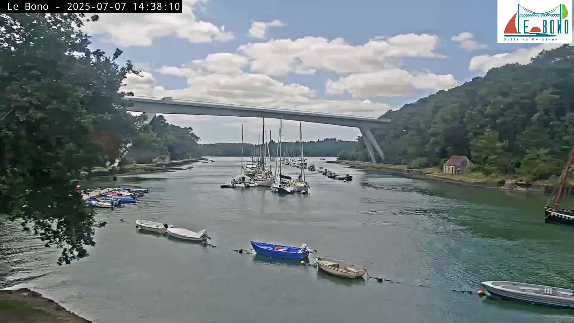 Riviere du Bono River & Le Bono Pont Joseph Le Brix (Pont Joseph Bridge) Live Cam - Vannes, Morbihan, Bretagne. France