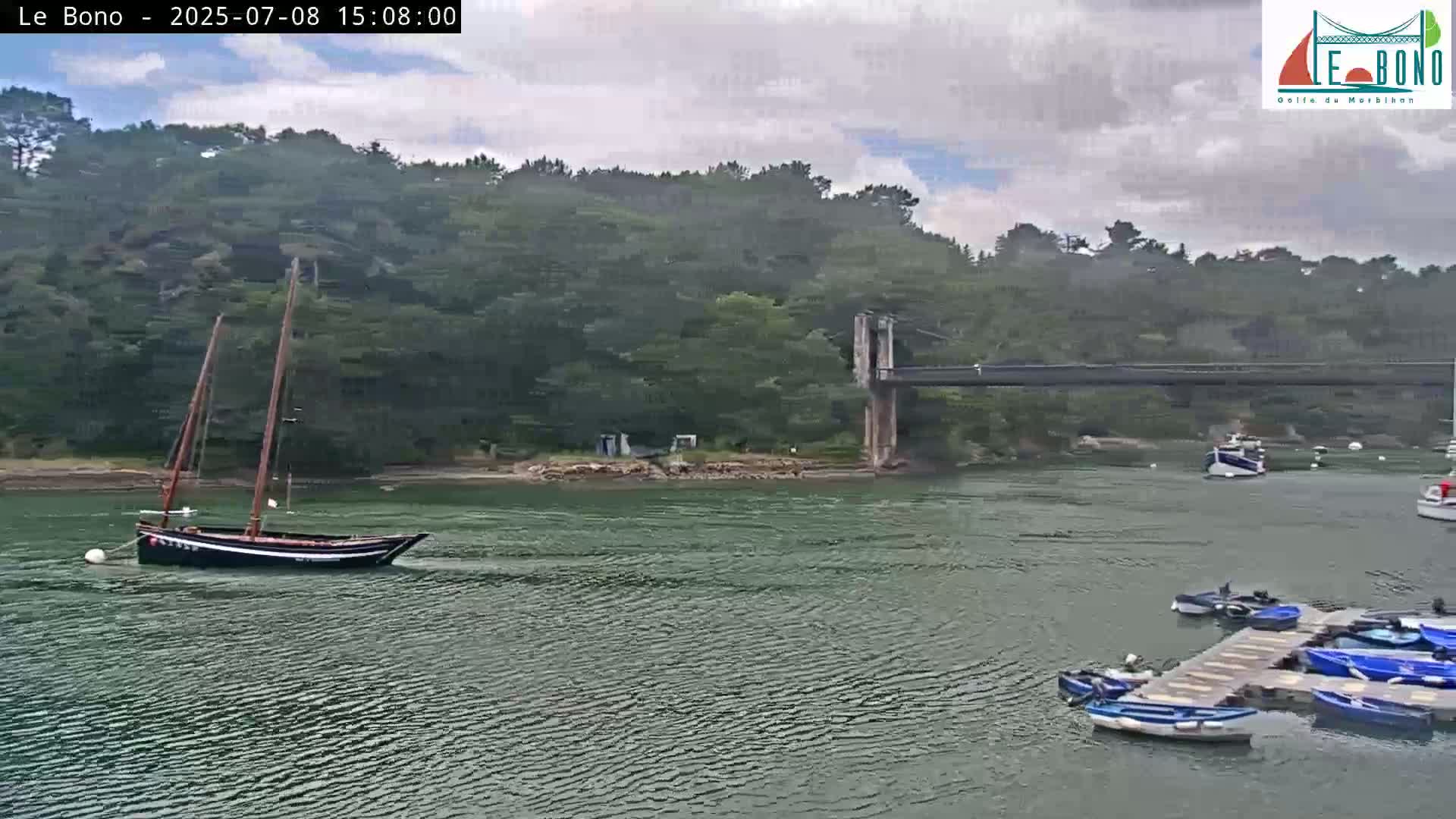 Riviere du Bono River & Le Bono Pont Joseph Le Brix (Pont Joseph Bridge) Live Cam - Vannes, Morbihan, Bretagne. France