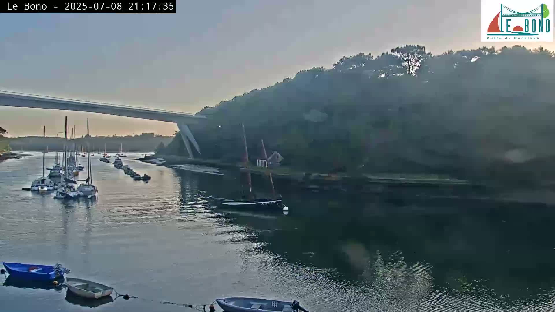 Riviere du Bono River & Le Bono Pont Joseph Le Brix (Pont Joseph Bridge) Live Cam - Vannes, Morbihan, Bretagne. France