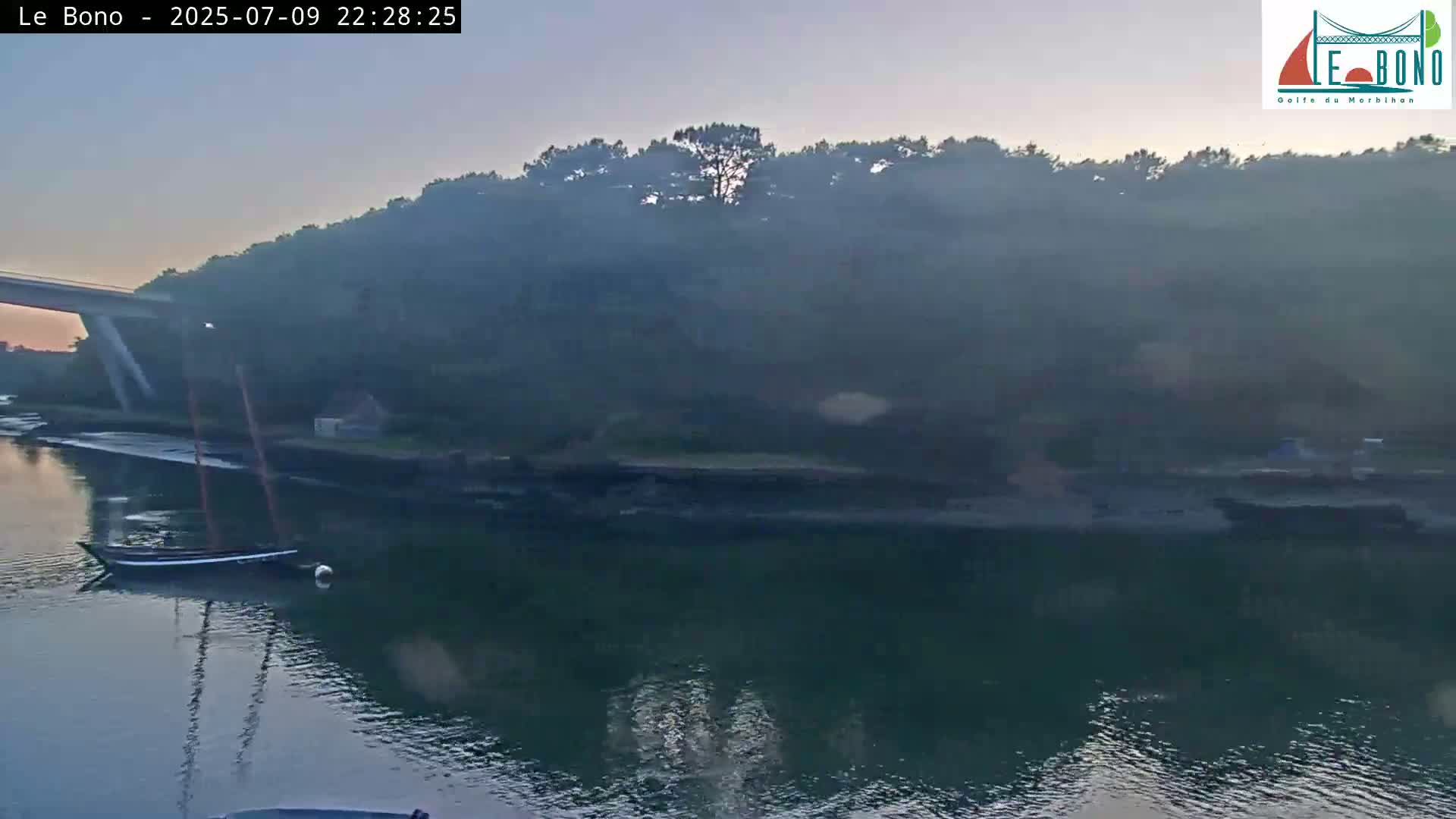 Riviere du Bono River & Le Bono Pont Joseph Le Brix (Pont Joseph Bridge) Live Cam - Vannes, Morbihan, Bretagne. France
