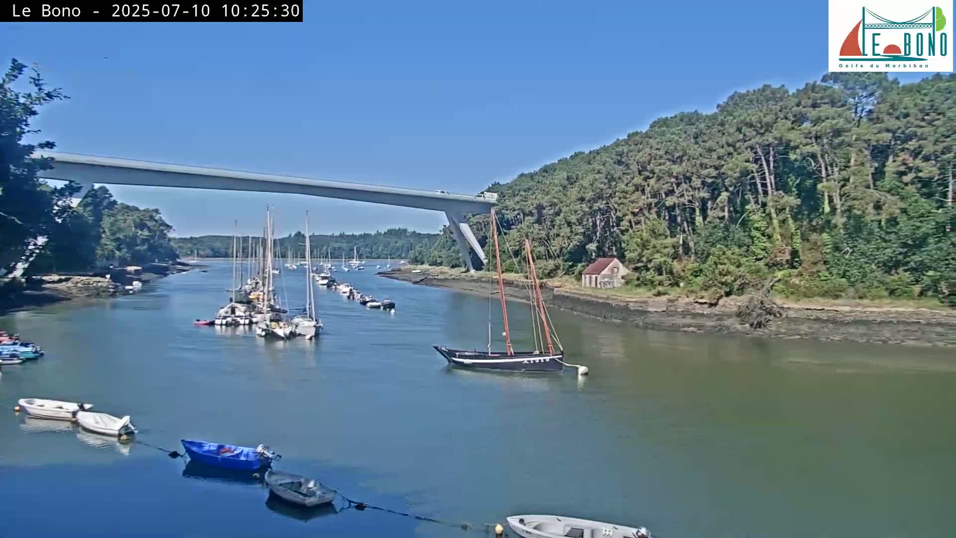 Riviere du Bono River & Le Bono Pont Joseph Le Brix (Pont Joseph Bridge) Live Cam - Vannes, Morbihan, Bretagne. France