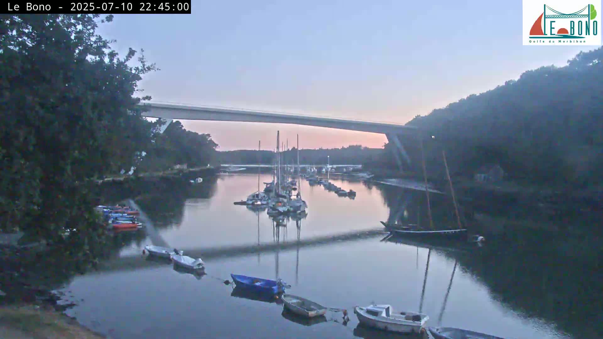 Riviere du Bono River & Le Bono Pont Joseph Le Brix (Pont Joseph Bridge) Live Cam - Vannes, Morbihan, Bretagne. France