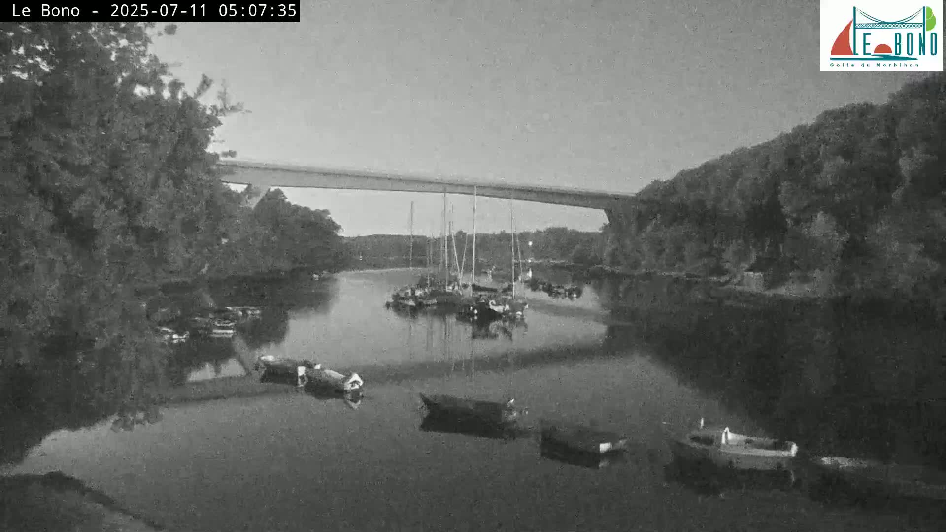 Riviere du Bono River & Le Bono Pont Joseph Le Brix (Pont Joseph Bridge) Live Cam - Vannes, Morbihan, Bretagne. France