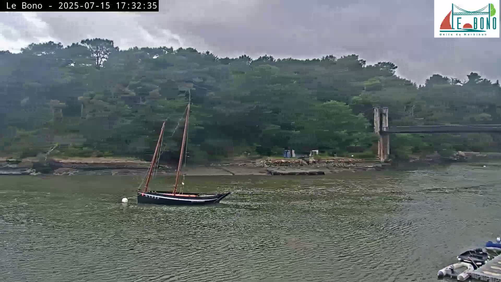Riviere du Bono River & Le Bono Pont Joseph Le Brix (Pont Joseph Bridge) Live Cam - Vannes, Morbihan, Bretagne. France