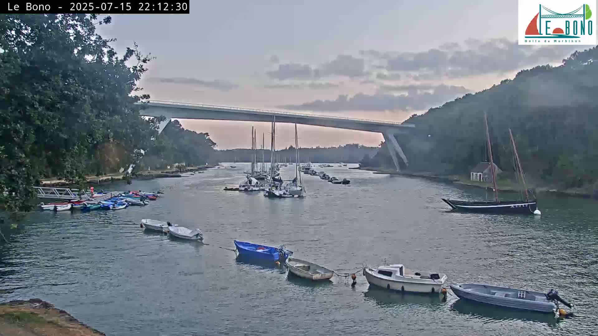 Riviere du Bono River & Le Bono Pont Joseph Le Brix (Pont Joseph Bridge) Live Cam - Vannes, Morbihan, Bretagne. France