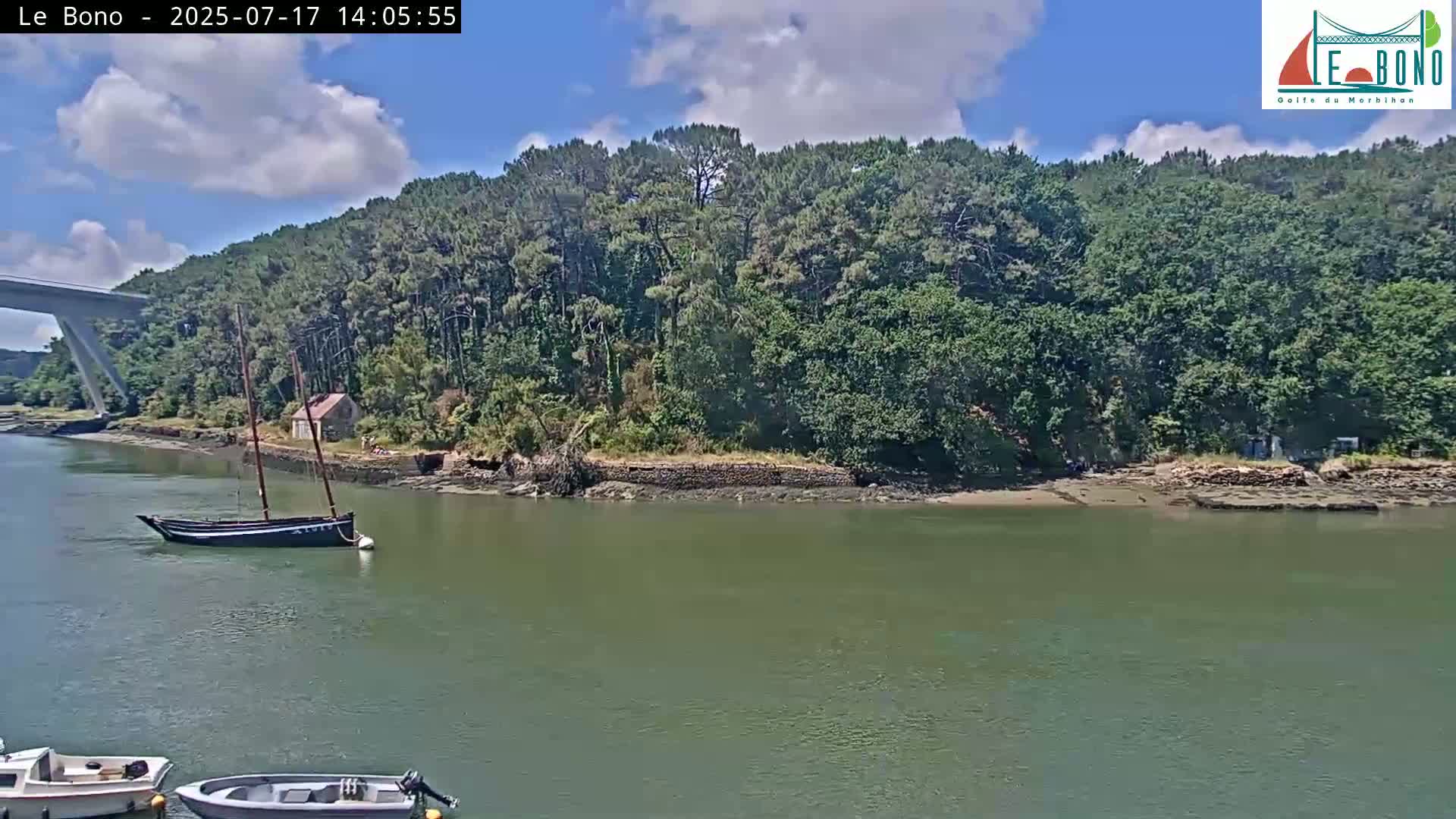Riviere du Bono River & Le Bono Pont Joseph Le Brix (Pont Joseph Bridge) Live Cam - Vannes, Morbihan, Bretagne. France