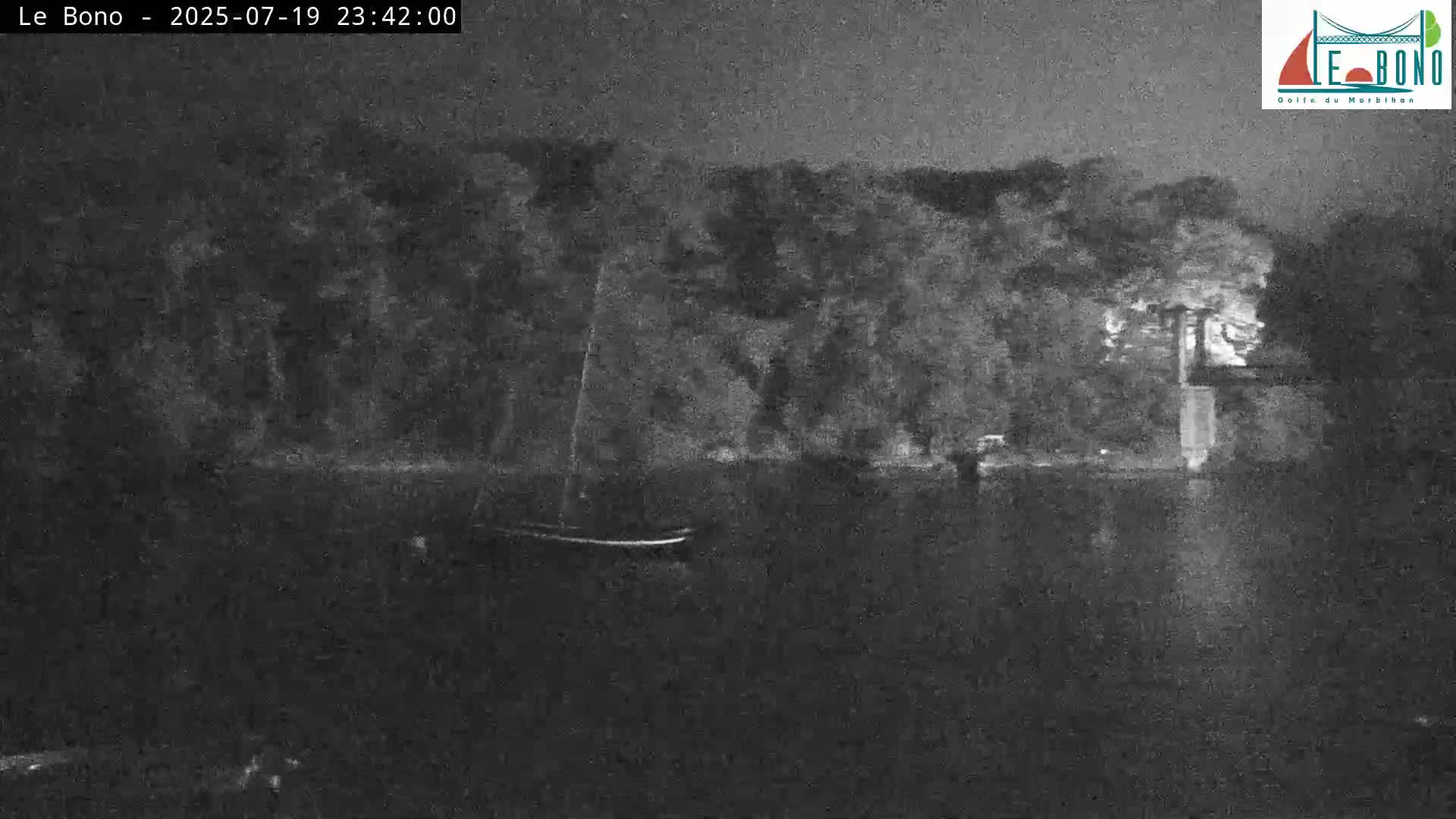 Riviere du Bono River & Le Bono Pont Joseph Le Brix (Pont Joseph Bridge) Live Cam - Vannes, Morbihan, Bretagne. France