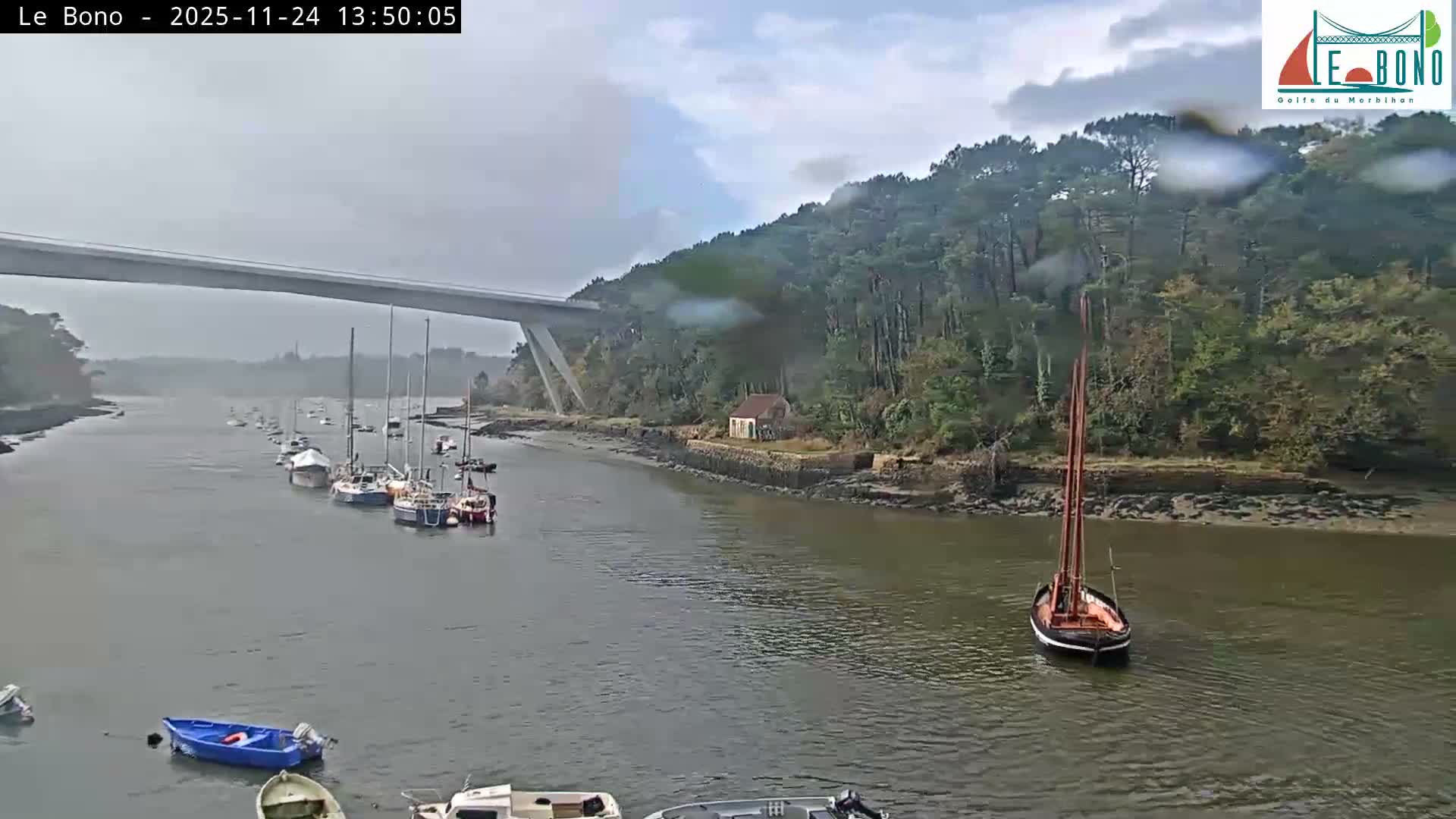 Riviere du Bono River & Le Bono Pont Joseph Le Brix (Pont Joseph Bridge) Live Cam - Vannes, Morbihan, Bretagne. France
