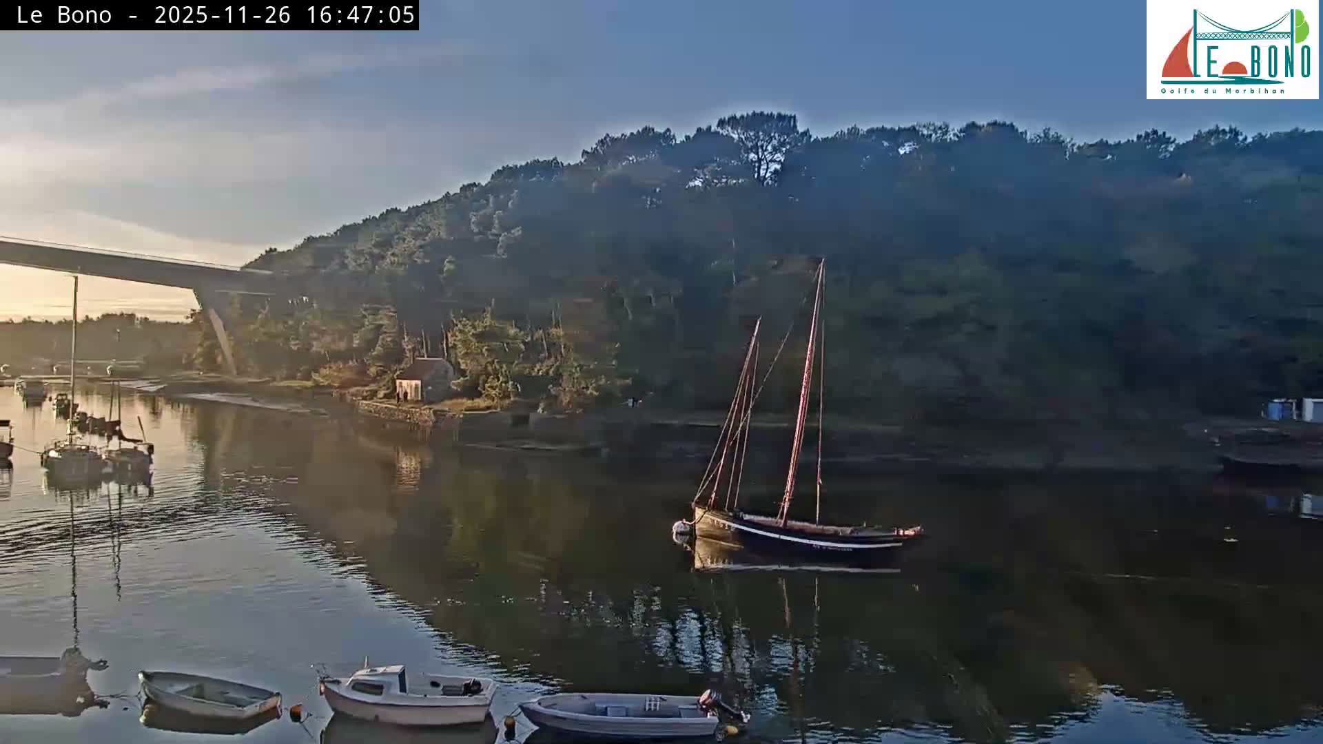 Riviere du Bono River & Le Bono Pont Joseph Le Brix (Pont Joseph Bridge) Live Cam - Vannes, Morbihan, Bretagne. France