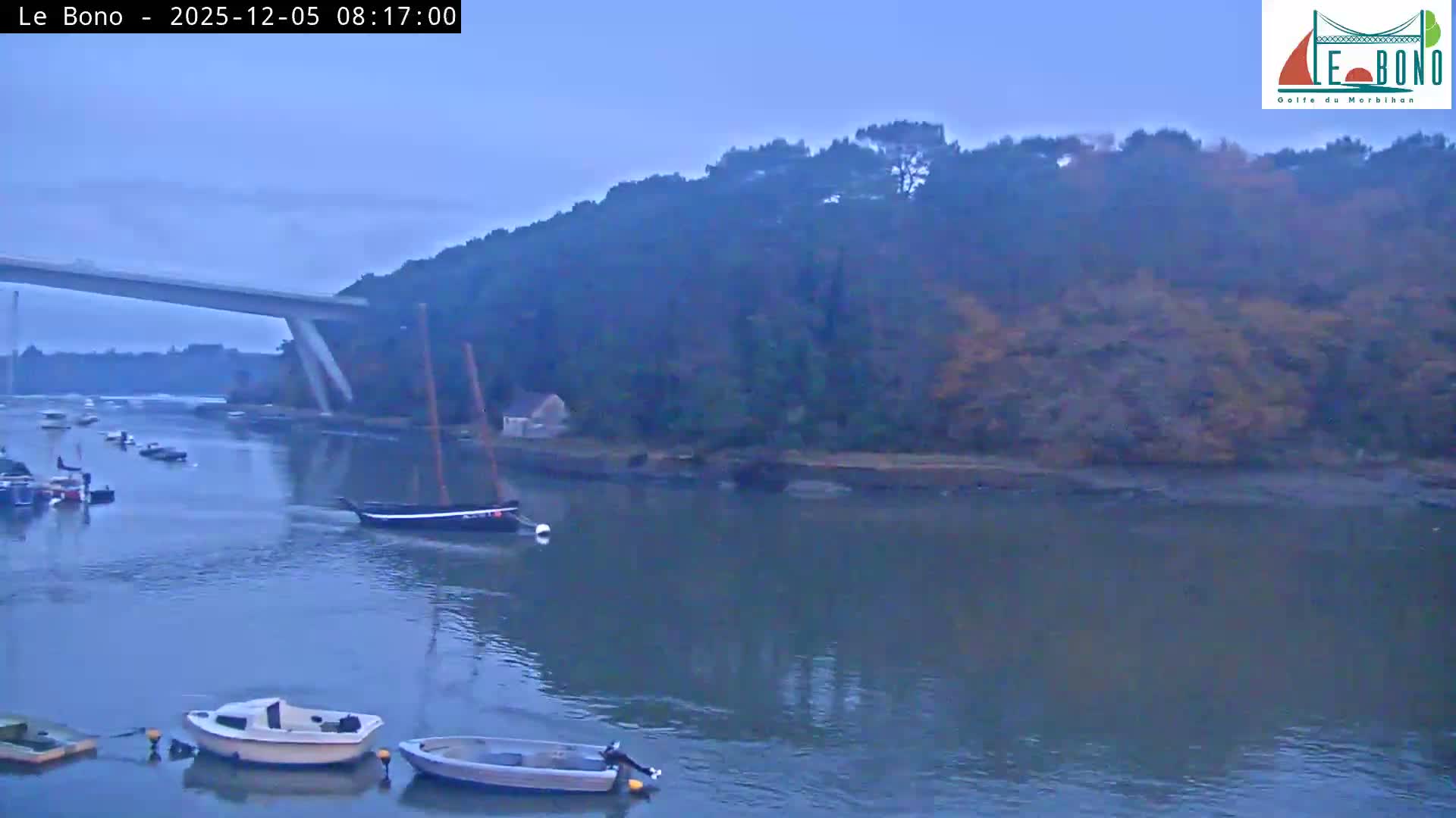 Riviere du Bono River & Le Bono Pont Joseph Le Brix (Pont Joseph Bridge) Live Cam - Vannes, Morbihan, Bretagne. France