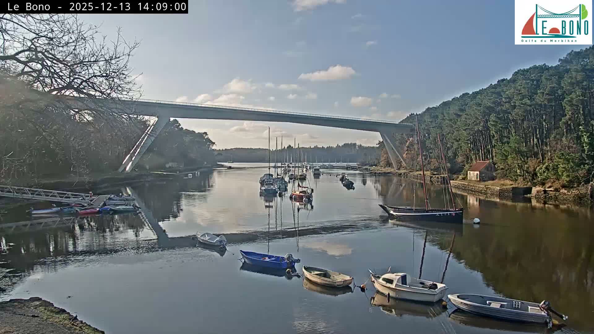 Riviere du Bono River & Le Bono Pont Joseph Le Brix (Pont Joseph Bridge) Live Cam - Vannes, Morbihan, Bretagne. France