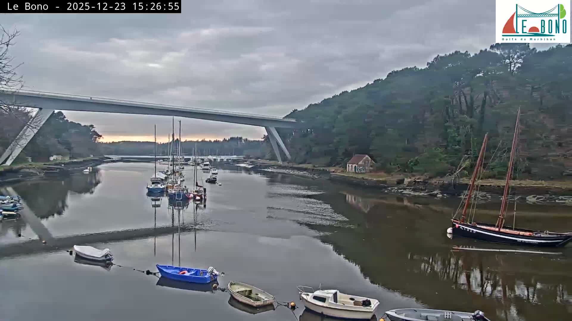 Riviere du Bono River & Le Bono Pont Joseph Le Brix (Pont Joseph Bridge) Live Cam - Vannes, Morbihan, Bretagne. France