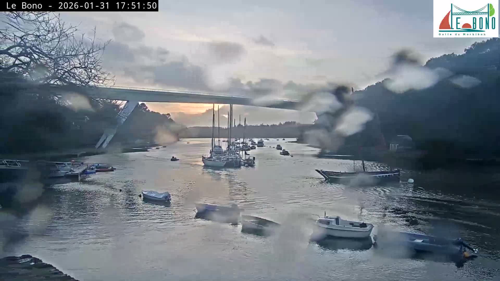 Riviere du Bono River & Le Bono Pont Joseph Le Brix (Pont Joseph Bridge) Live Cam - Vannes, Morbihan, Bretagne. France