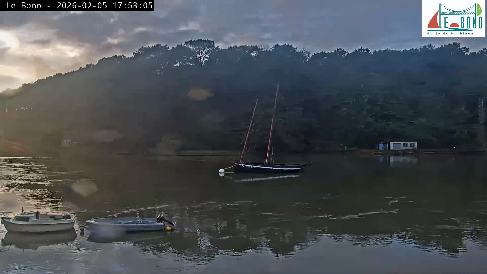 Riviere du Bono River & Le Bono Pont Joseph Le Brix (Pont Joseph Bridge) Live Cam - Vannes, Morbihan, Bretagne. France