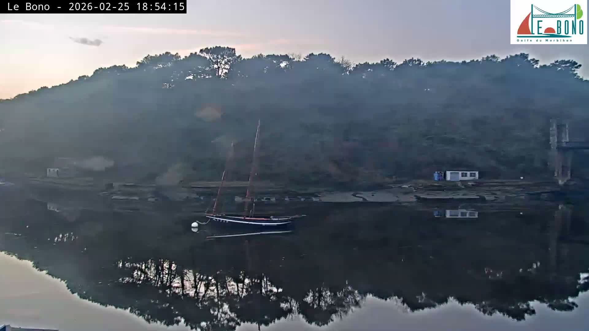 Riviere du Bono River & Le Bono Pont Joseph Le Brix (Pont Joseph Bridge) Live Cam - Vannes, Morbihan, Bretagne. France