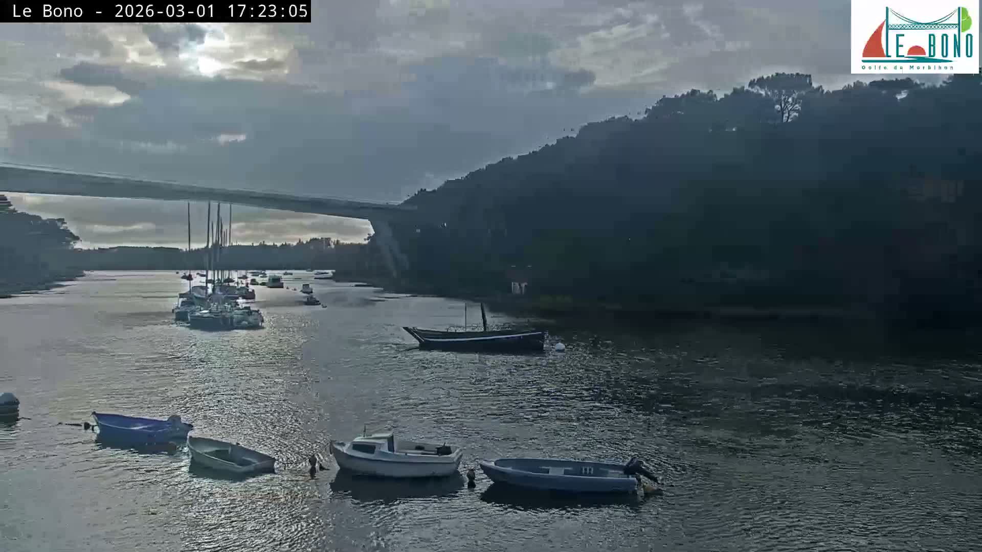 Riviere du Bono River & Le Bono Pont Joseph Le Brix (Pont Joseph Bridge) Live Cam - Vannes, Morbihan, Bretagne. France