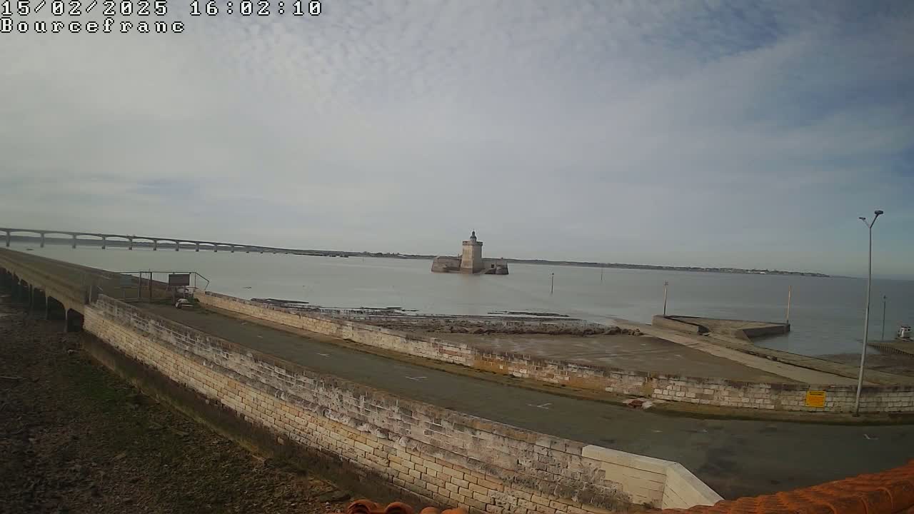 Bourcefranc-Le-Chaups Port & Fort Louvois Fortress Live Cam - Rochefort, Charente-Maritime, Nouvelle-Aquitaine, France