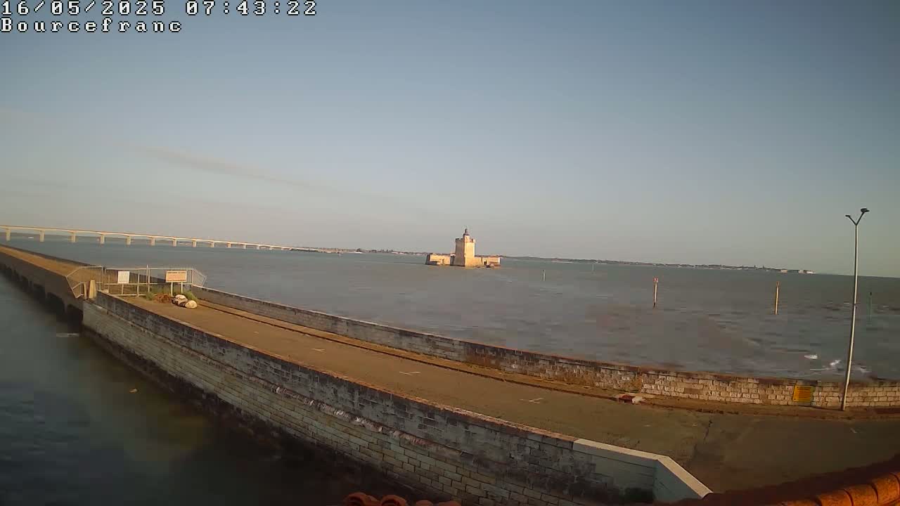 Bourcefranc-Le-Chaups Port & Fort Louvois Fortress Live Cam - Rochefort, Charente-Maritime, Nouvelle-Aquitaine, France