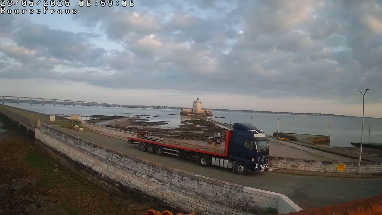 Bourcefranc-Le-Chaups Port & Fort Louvois Fortress Live Cam - Rochefort, Charente-Maritime, Nouvelle-Aquitaine, France