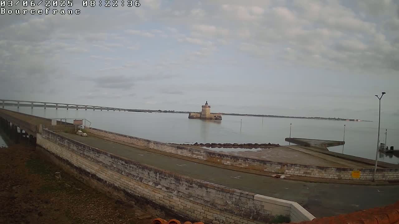 Bourcefranc-Le-Chaups Port & Fort Louvois Fortress Live Cam - Rochefort, Charente-Maritime, Nouvelle-Aquitaine, France