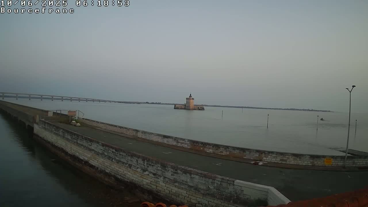 Bourcefranc-Le-Chaups Port & Fort Louvois Fortress Live Cam - Rochefort, Charente-Maritime, Nouvelle-Aquitaine, France