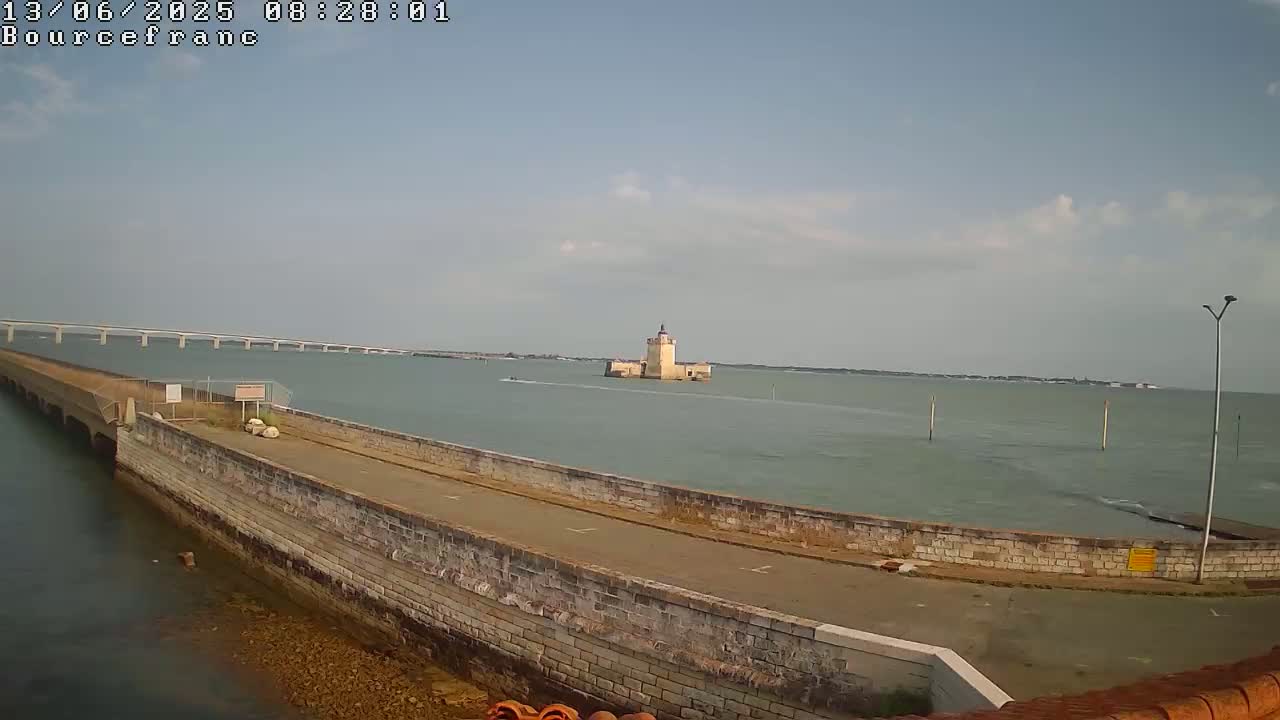 Bourcefranc-Le-Chaups Port & Fort Louvois Fortress Live Cam - Rochefort, Charente-Maritime, Nouvelle-Aquitaine, France