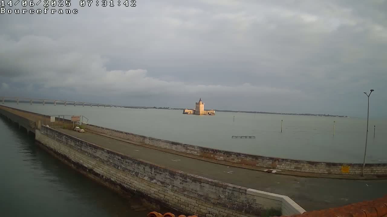 Bourcefranc-Le-Chaups Port & Fort Louvois Fortress Live Cam - Rochefort, Charente-Maritime, Nouvelle-Aquitaine, France