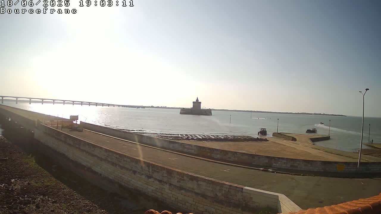Bourcefranc-Le-Chaups Port & Fort Louvois Fortress Live Cam - Rochefort, Charente-Maritime, Nouvelle-Aquitaine, France