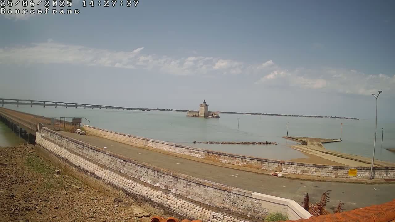 Bourcefranc-Le-Chaups Port & Fort Louvois Fortress Live Cam - Rochefort, Charente-Maritime, Nouvelle-Aquitaine, France