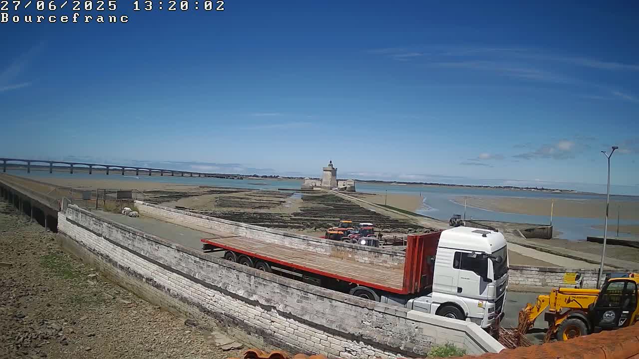 Bourcefranc-Le-Chaups Port & Fort Louvois Fortress Live Cam - Rochefort, Charente-Maritime, Nouvelle-Aquitaine, France